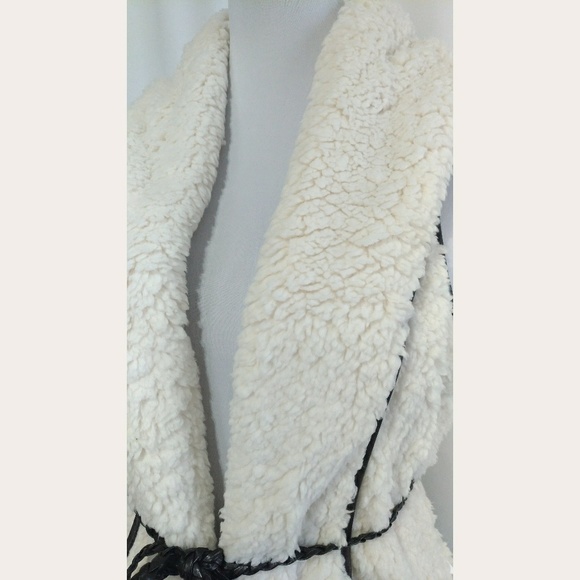 Cream Faux Fur Vest - Picture 3 of 8